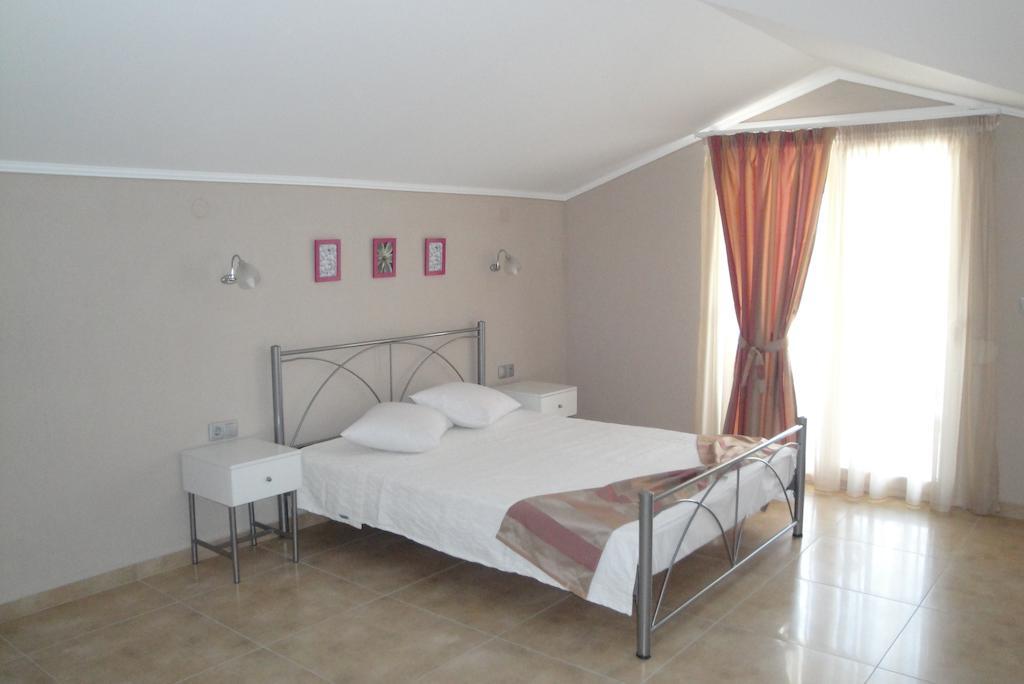Amaryllis Studios Asproválta Phòng bức ảnh